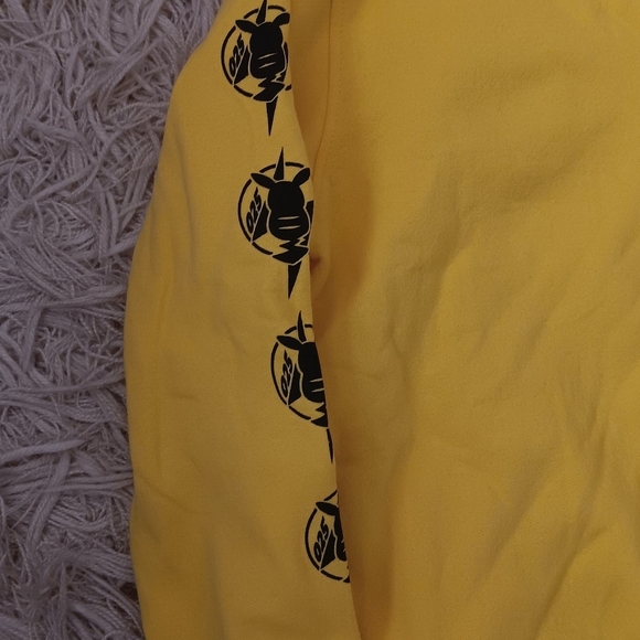 Pokemon Kids Pikachu Yellow Hoodie Size S NWT - Picture 4 of 9